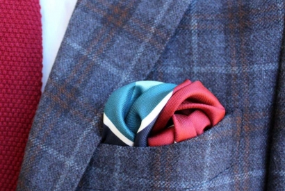 3 pocket square folds in one minute.